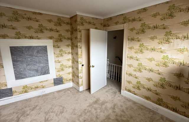 Charming 2-Bedroom, 1.5-Bath Home for Rent in Scranton – 1,000 SQFT | $1,500/Month photos photos