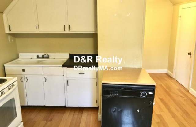 18 Hillsdale Rd. Gallery 3