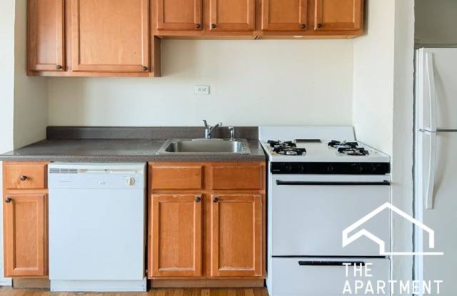 1829 West Foster photos photos
