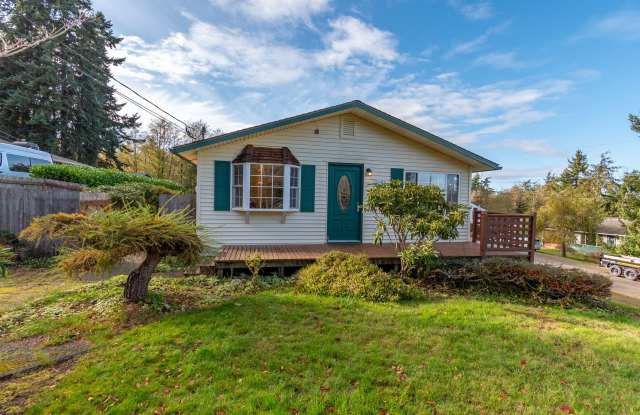 Charming 3 bedroom home near NAS Whidbey - 3143 Summit Boulevard, Island County, WA 98277