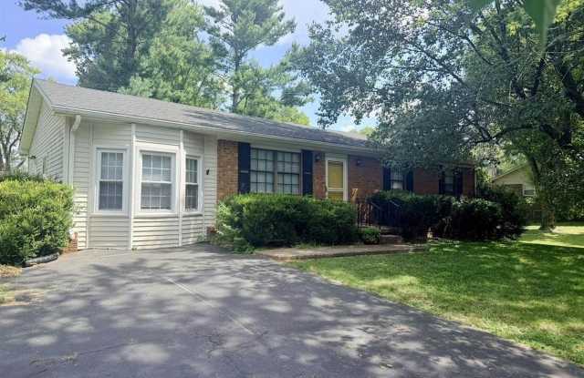 806 Shawnee Way photos photos