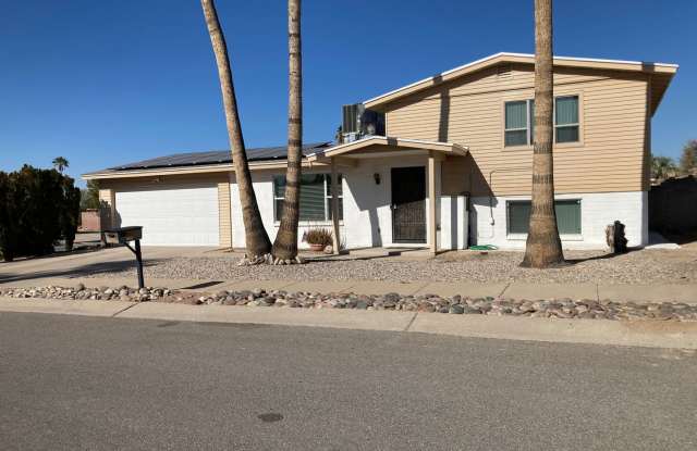 Northwest POOL Home with SOLAR photos photos