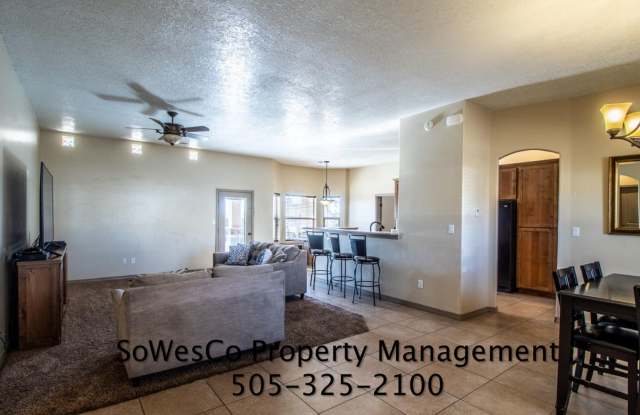 Gorgeous 4 Bedroom Home on East Side of Town Gallery 4