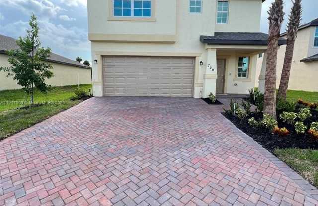 725 Worlington Ln - 725 Worlington Lane, Fort Pierce, FL 34947