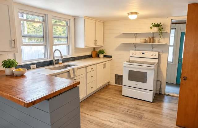 7171 Wilkinson Drive NE Gallery 2