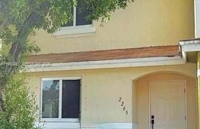 2265 NW 136th Ter photos photos