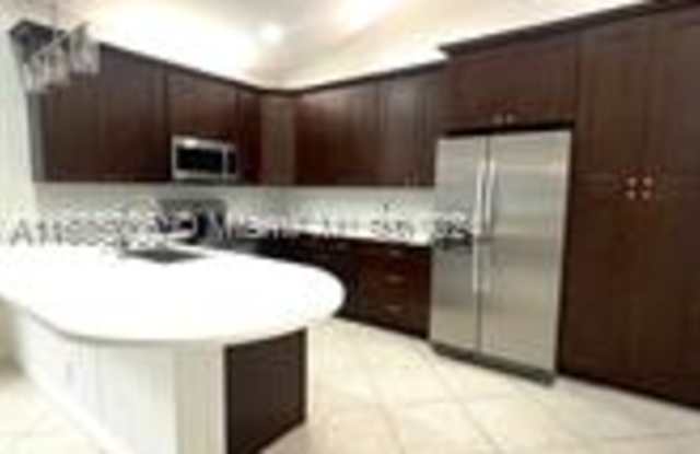 6802 Northwest 81st Court Gallery 4