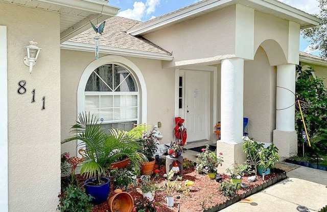 811 Del Prado Drive - 811 Del Prado Drive, Poinciana, FL 34758