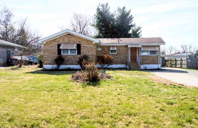 3 bedroom, 2 bath Ranch with a partially finished basement photos photos