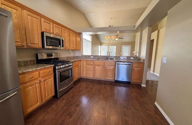 HOME FOR RENT IN SUN RIVER Gallery 4