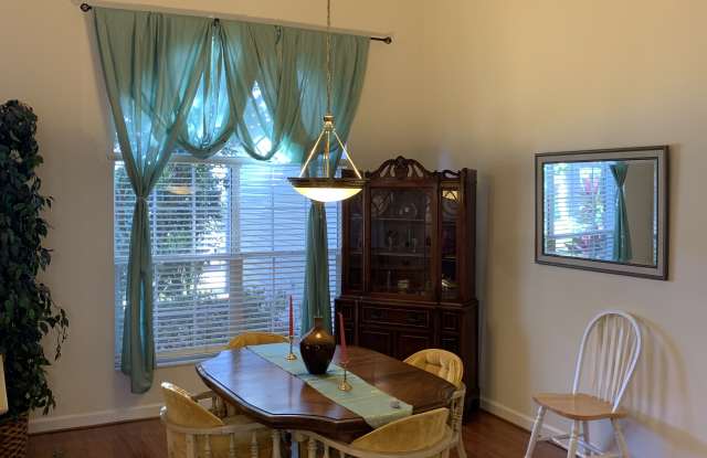 25233 Waterbridge Ct Gallery 4