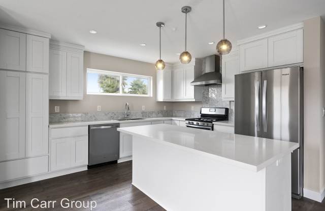 328 Cabrillo #B Gallery 3