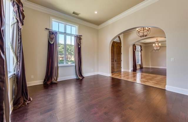 627 Deforest Court Gallery 3