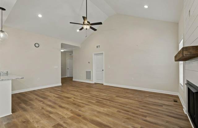 845 Poplar Log Drive Gallery 4