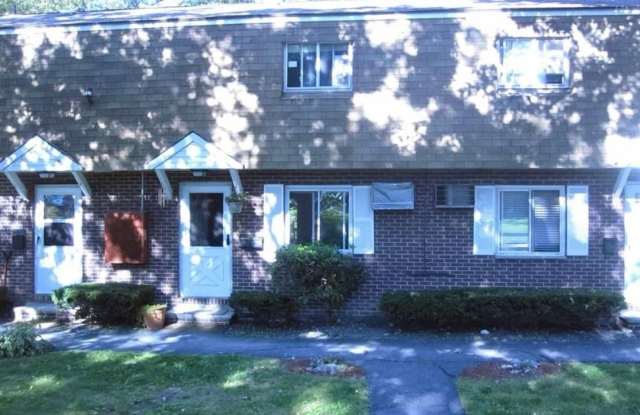 Charming 2BR Townhome in Dracut Gallery 1