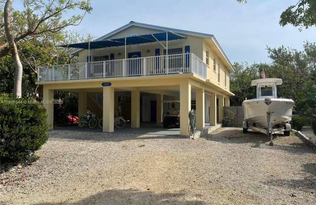 1013 Snapper Ln photos photos