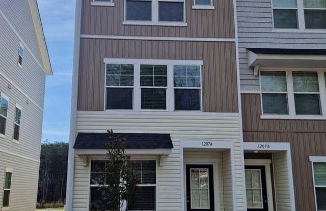 Brand New End-Unit Townhome | 3 BR/3.5BA | 1-Car Garage | Near Downtown Mooresville photos photos