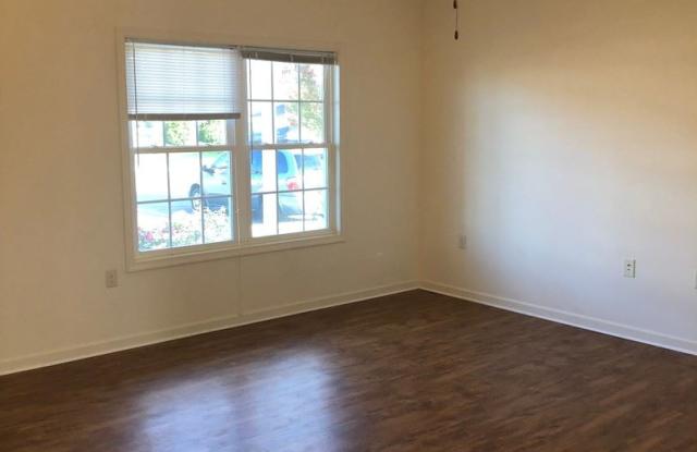 1037 Wellington Drive Gallery 3