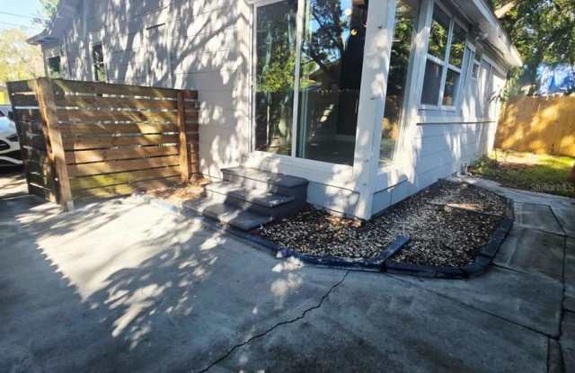 919 E FLORA Street Gallery 3