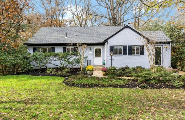 6423 EPPARD STREET - 6423 Eppard Street, Lake Barcroft, VA 22044
