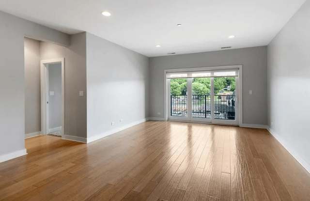 Riverwalk on Main Gallery 2