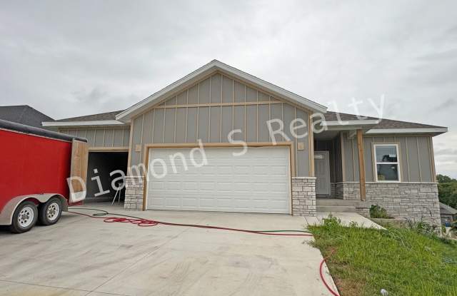 Brand New Build in Desirable Ozark Neighborhood! photos photos