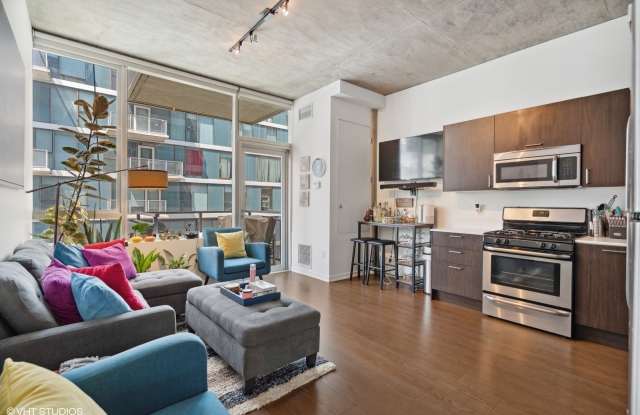 1345 S Wabash Avenue Gallery 2
