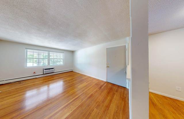 Westside Colonial Gallery 4