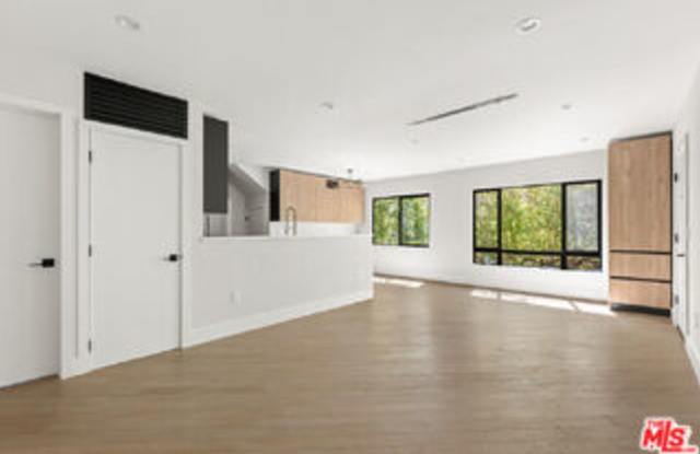 1450 South Crescent Heights Boulevard Gallery 2