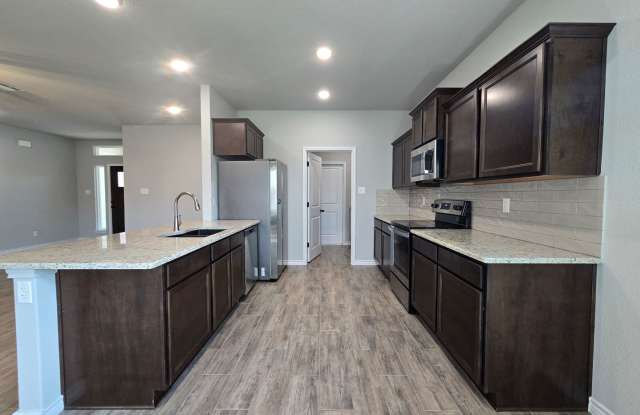 COMING SOON! RENT REDUCTION & RENT SPECIAL ! Gallery 4