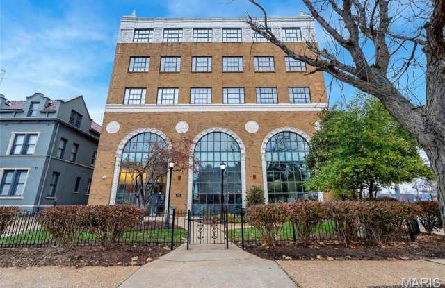 4901 Washington Boulevard Gallery 2