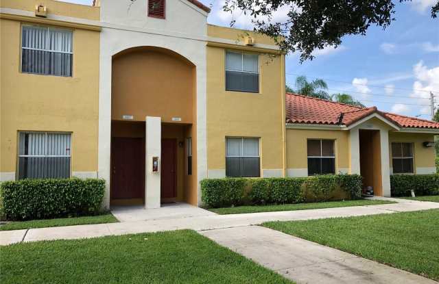 3817 NW 90th Avenue Gallery 1