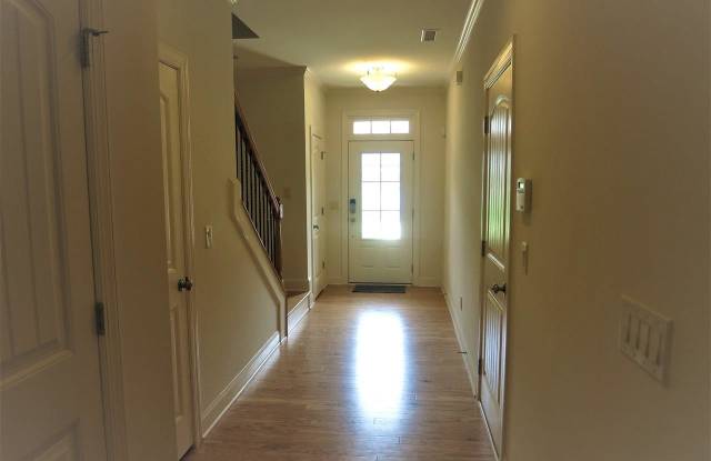 319 Roberts Ridge Drive Gallery 3