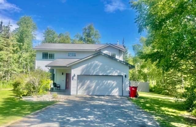Fantastic 4 bedroom single family home with fenced in back yard in a quiet neighborhood, close to schools and amenities! photos photos