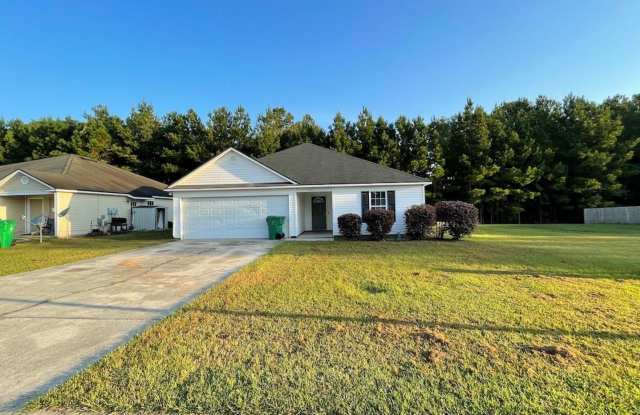 Comfortable 3-Bedroom Home with Open Layout photos photos