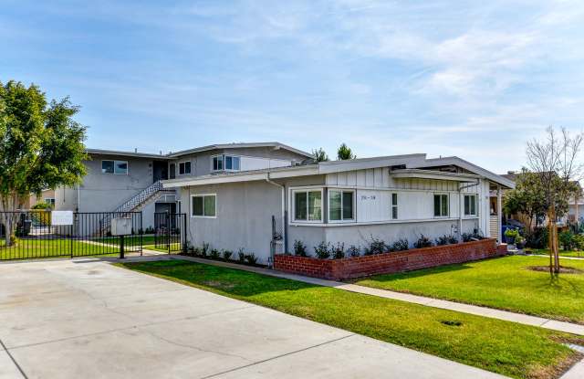 Refreshed 1 Bed 1 Bath Apartment with Parking Gallery 3