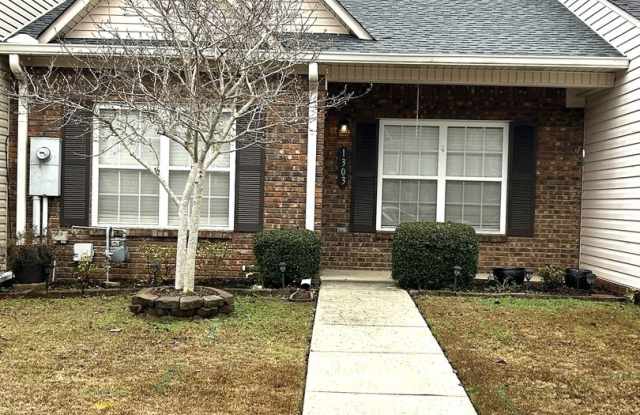 1303 Autumn Ln SW photos photos