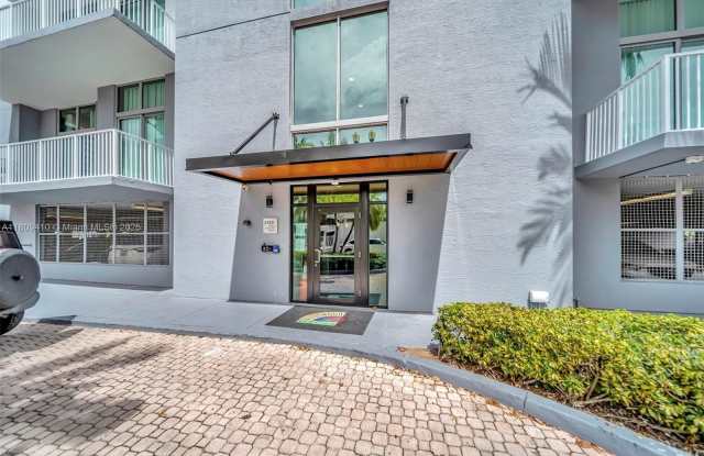 2100 Van Buren St photos photos