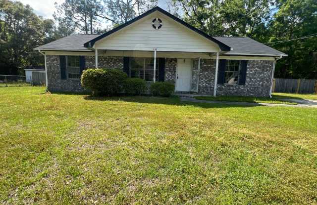 AVAILABLE LATE NOVEMBER (Small Pets Only) - 111 Bass Road, Walthourville, GA 31301