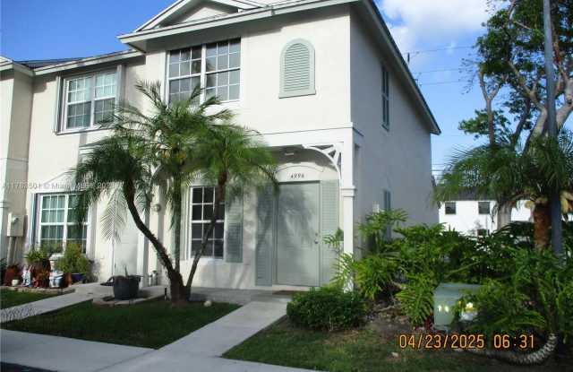 4996 SW 31st Ter photos photos