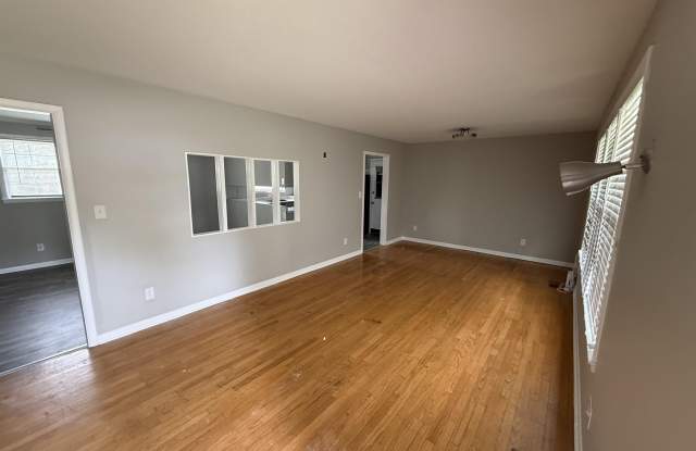 3205 Lewisburg Drive NW Gallery 2
