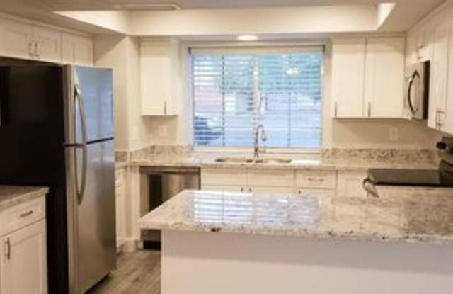 8121 W Larkspur Dr Gallery 3