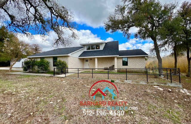 Country Living At It's Finest! - 722 Thousand Oaks Loop, Hays County, TX 78666