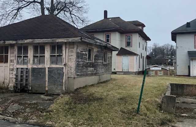 406 E. Market St. photos photos