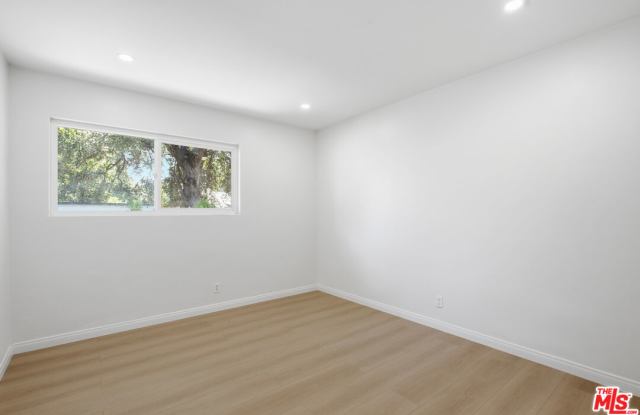 1832 Summit Avenue Gallery 1