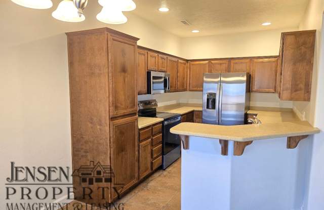 Beautiful Bella Vista Town Home-Newley Painted and New Flooring. photos photos