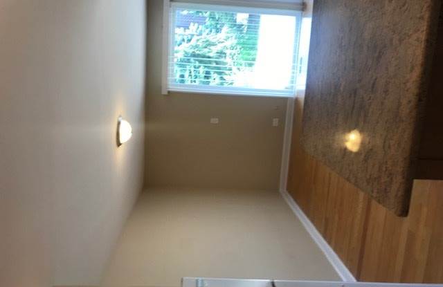 1611 Winnetka Road Gallery 3