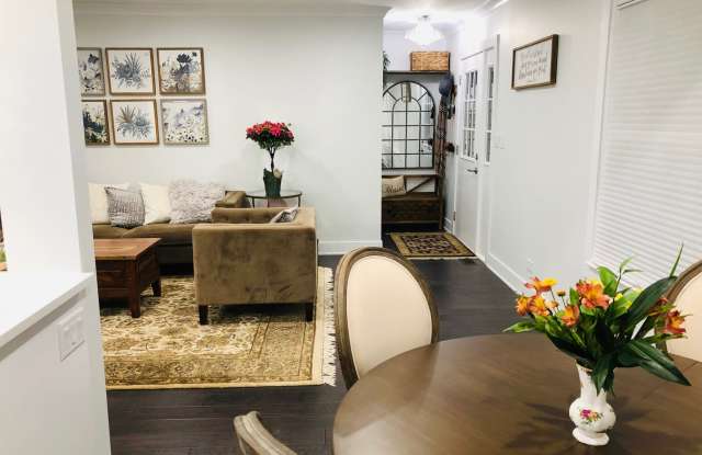 402 Ashwood Court Gallery 2