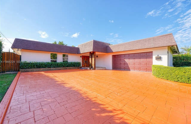 5826 SW 17th St photos photos