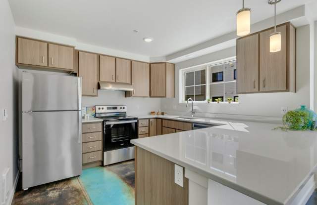 312 E Rr Ave photos photos